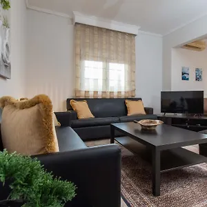 https://lux-appartment.hotels-of-thessaloniki.com